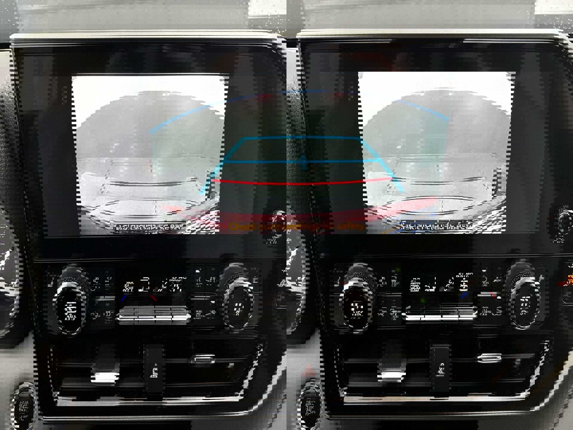 Used 2024 Toyota Highlander XLE image 17