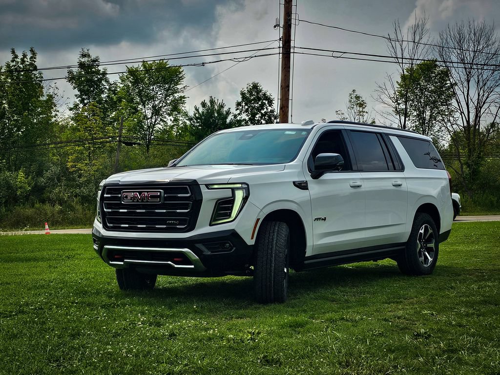 New 2026 GMC Yukon XL AT4 w/ AT4 Premium Plus Package AWD/4WD image 7