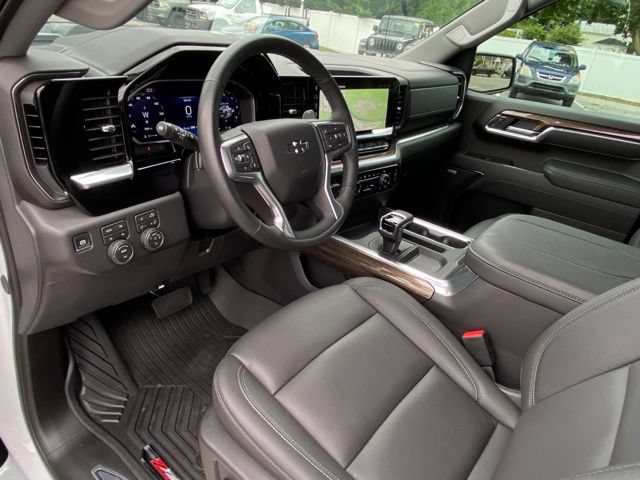 Used 2026 Chevrolet Silverado 1500 LT Trail Boss w/ LT Trail Boss Premium Package AWD/4WD image 11