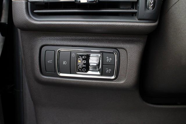 Used 2020 Lincoln Corsair Reserve w/ Elements Package image 12