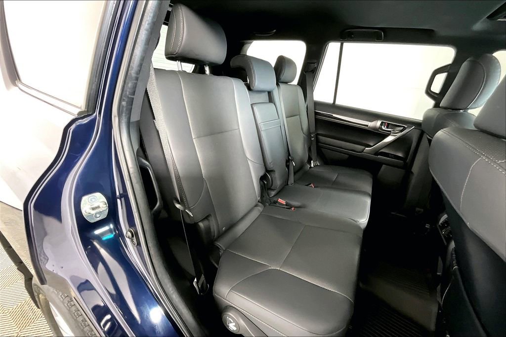 Used 2022 Lexus GX 460 image 27