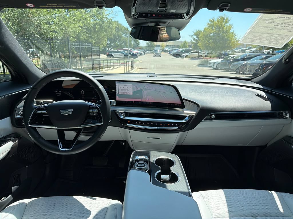 Used 2024 Cadillac Lyriq Luxury AWD/4WD image 30