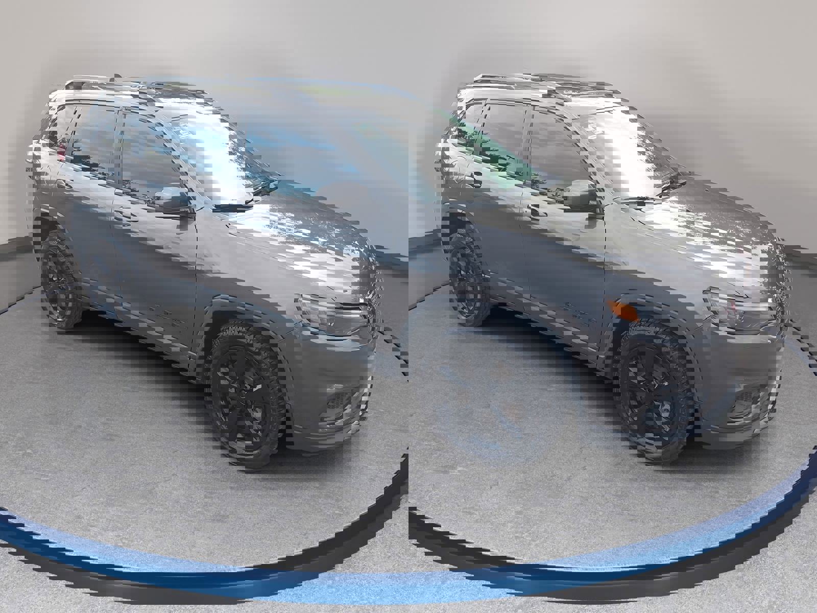 Used 2020 Jeep Cherokee Latitude Plus image 3