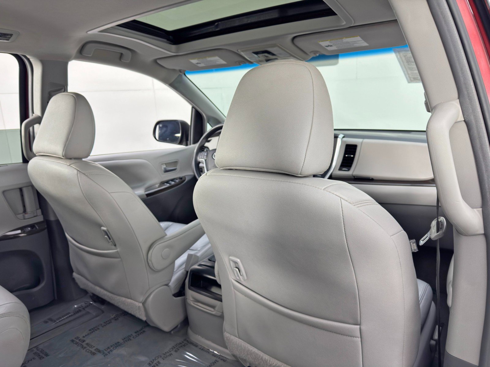 Used 2016 Toyota Sienna XLE FWD image 33