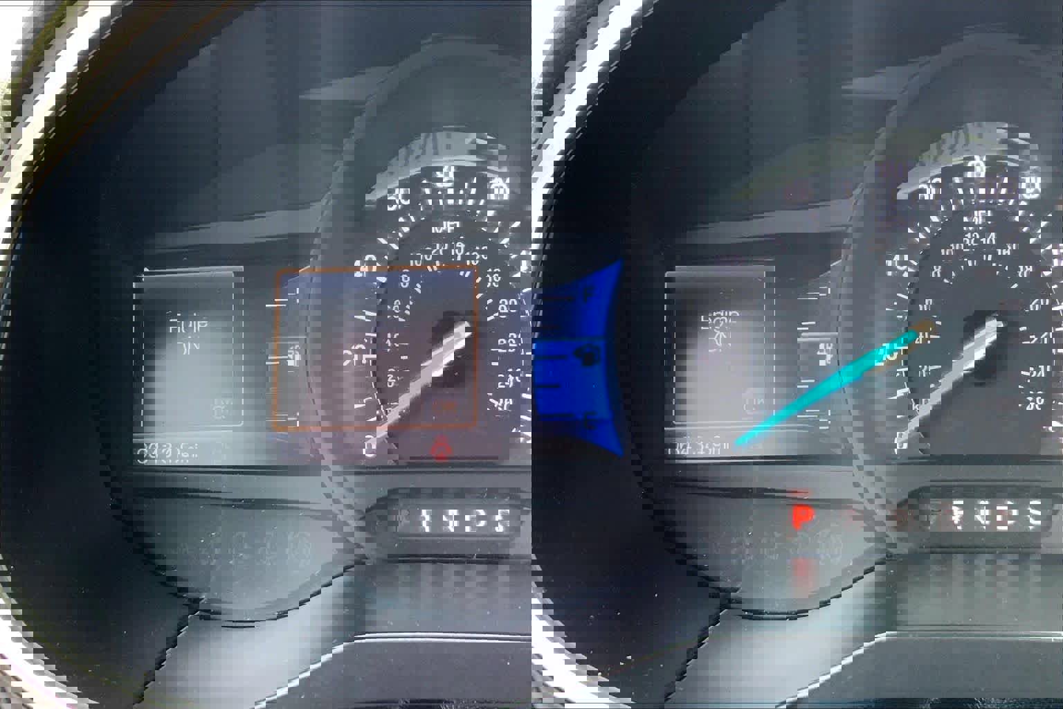 Used 2017 Ford Edge Titanium w/ Technology Package image 42