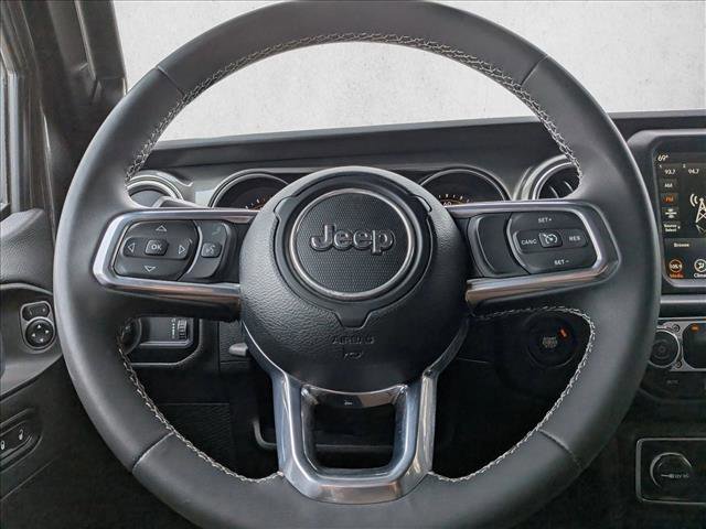 Used 2023 Jeep Gladiator Overland AWD/4WD image 15