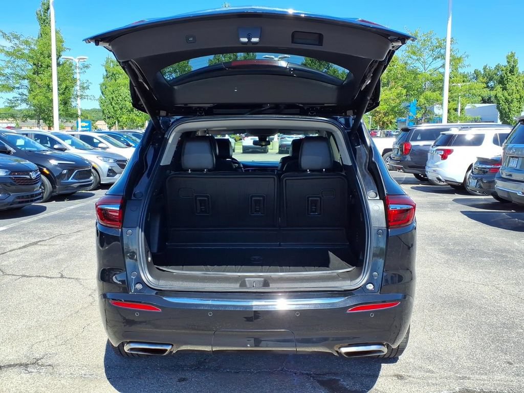 Certified 2021 Buick Enclave Avenir w/ Avenir Technology Package AWD/4WD image 12