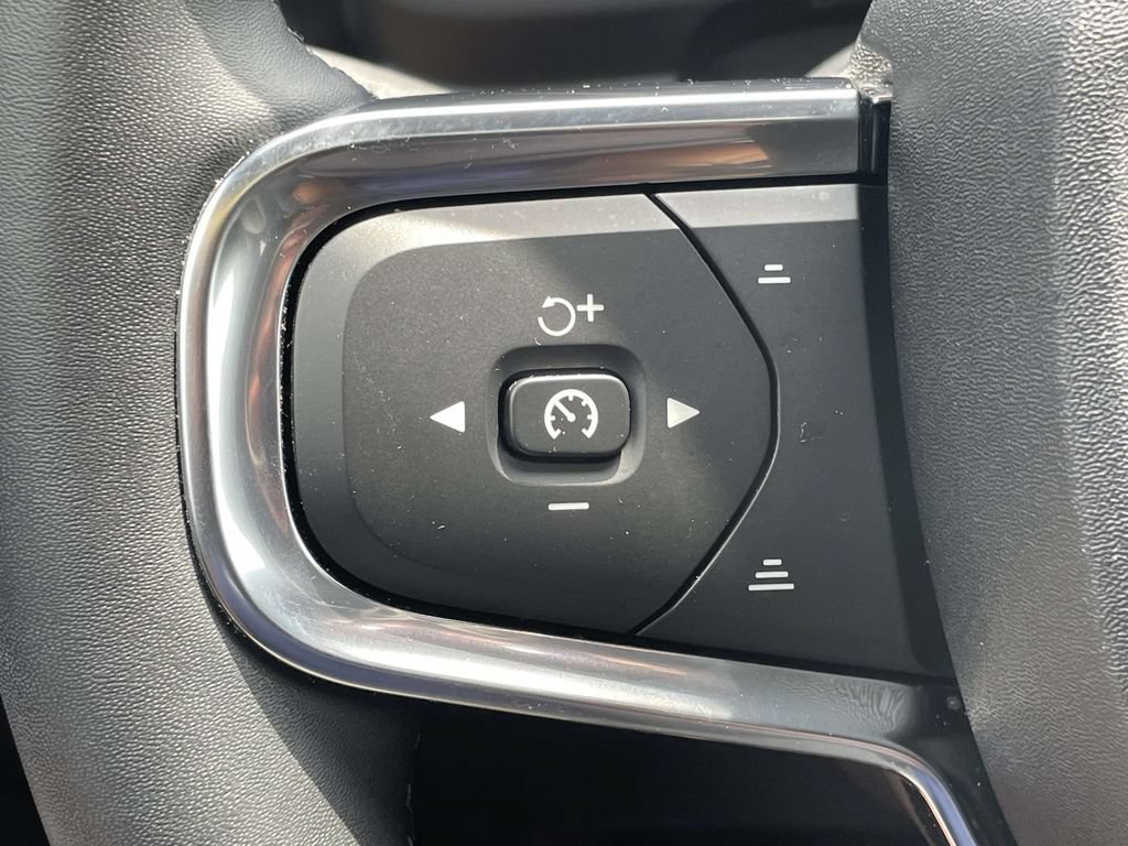 Used 2023 Volvo XC40 Recharge Ultimate w/ Protection Package Premier AWD/4WD image 11
