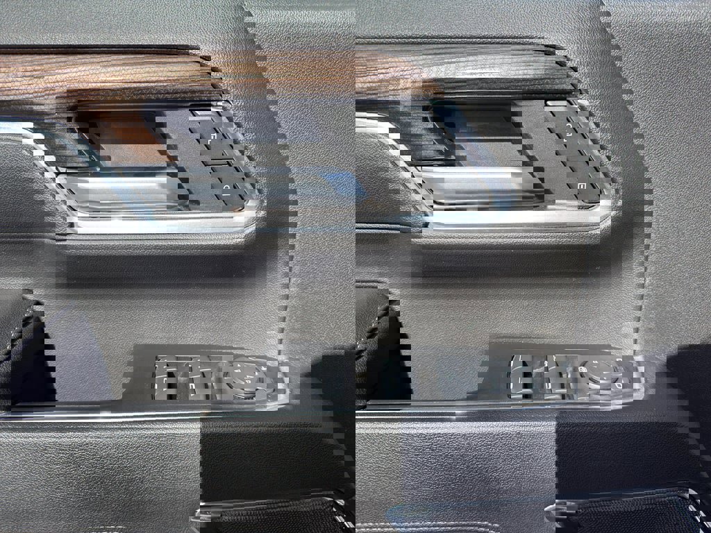 Used 2024 Chevrolet Silverado 2500 LT image 10