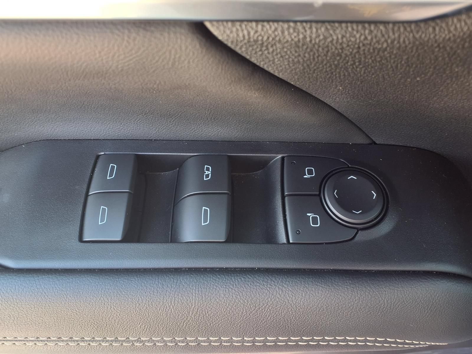 Used 2025 GMC Terrain Elevation AWD/4WD image 8