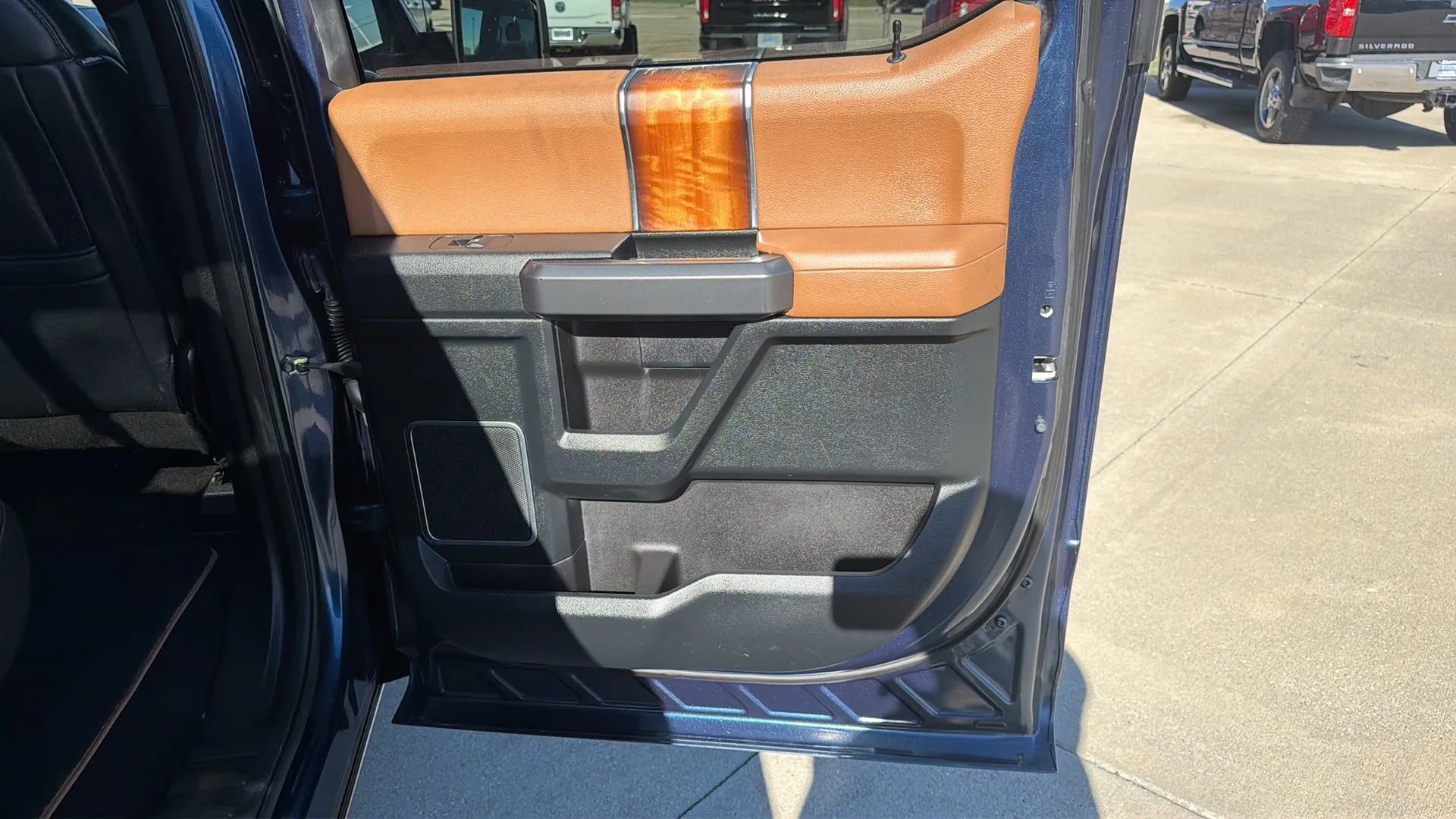 Used 2016 Ford F150 Limited w/ Trailer Tow Package image 84