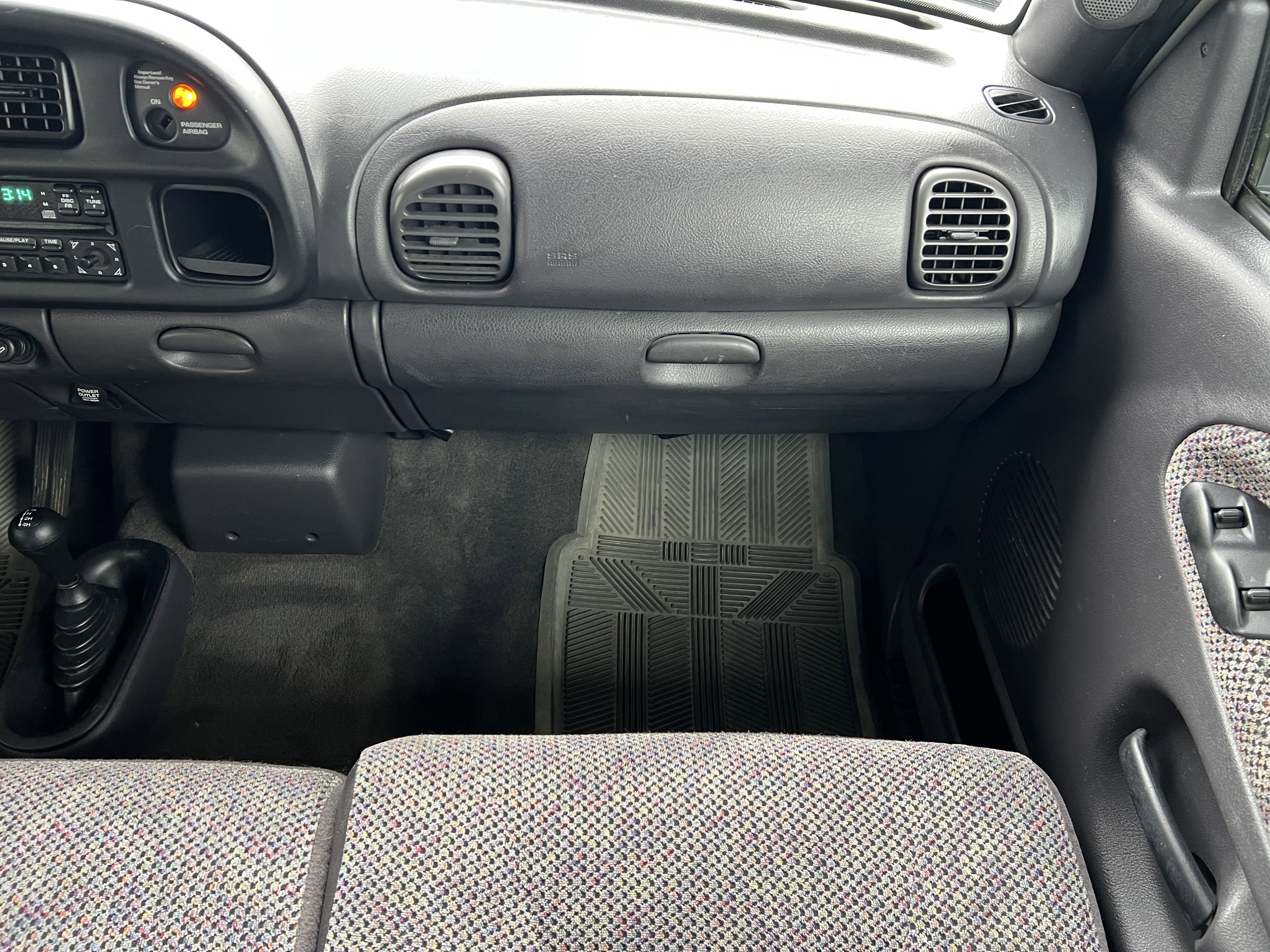 Used 2001 Dodge Ram 2500 Truck ST image 31