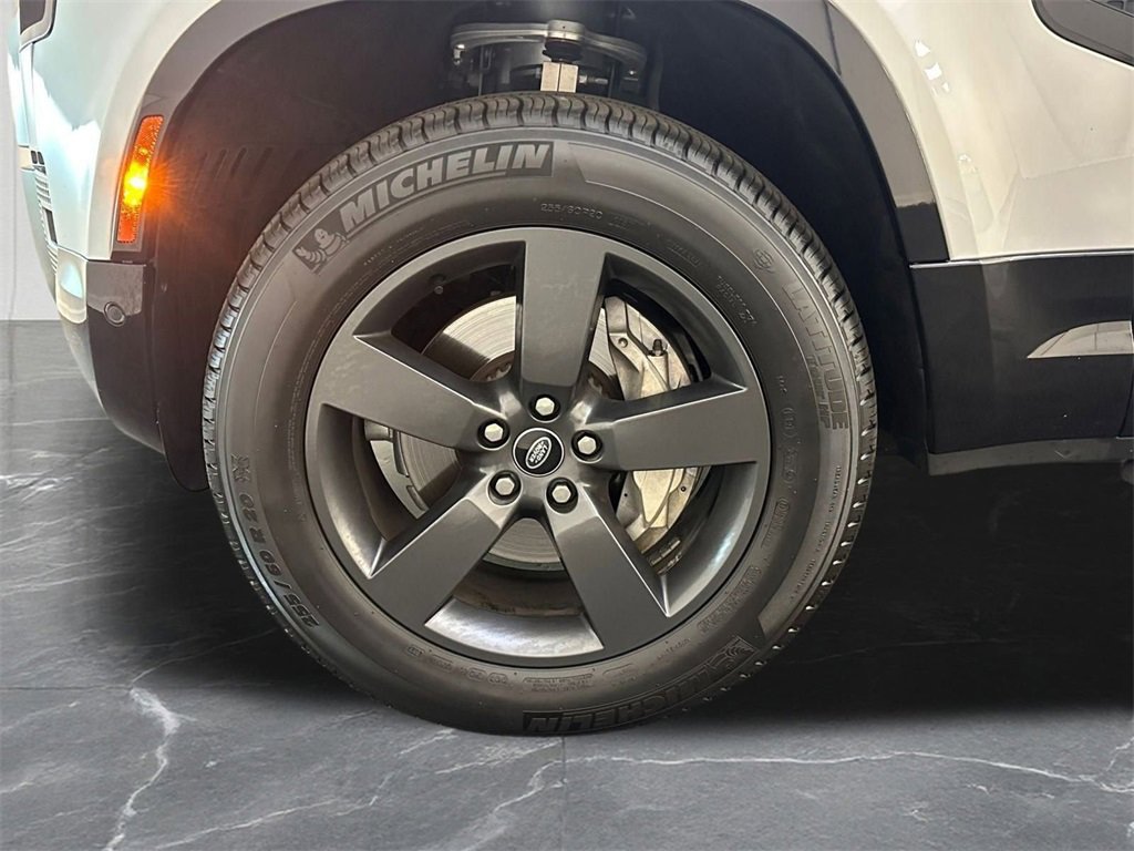 Used 2023 Land Rover Defender 110 X-Dynamic SE image 34