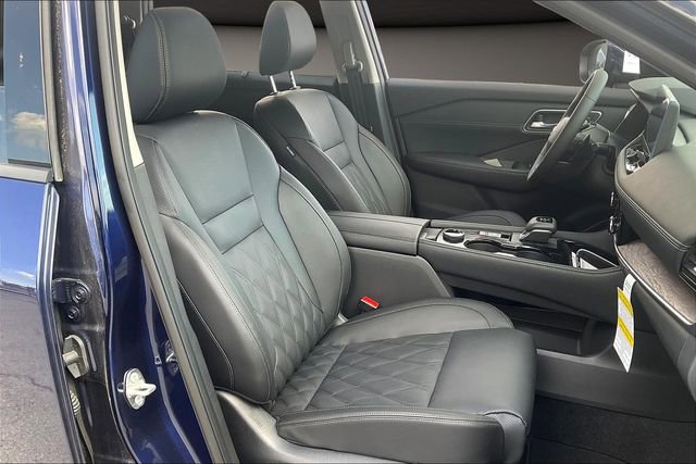 New 2025 Nissan Rogue Platinum w/ Platinum Premium Package image 11