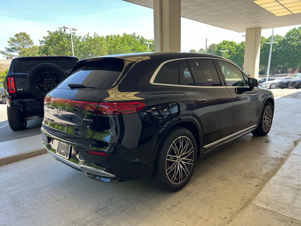 Used 2023 Mercedes-Benz EQS 580 4MATIC SUV w/ Exclusive Trim Package image 7