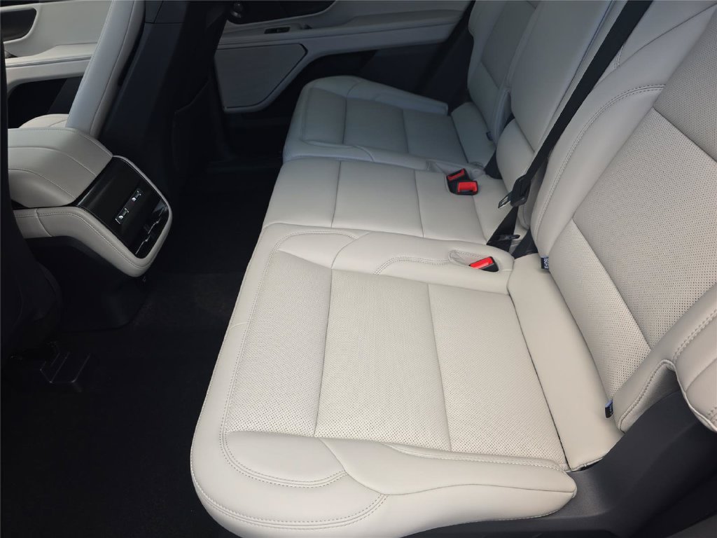 New 2026 Lincoln Nautilus Premier w/ Equipment Group 102A AWD/4WD image 12