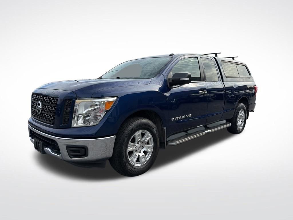 Used 2019 Nissan Titan SV image 2