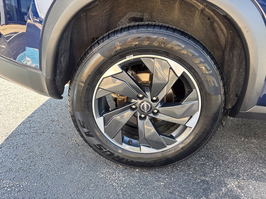 Used 2025 Nissan Rogue SV FWD image 48