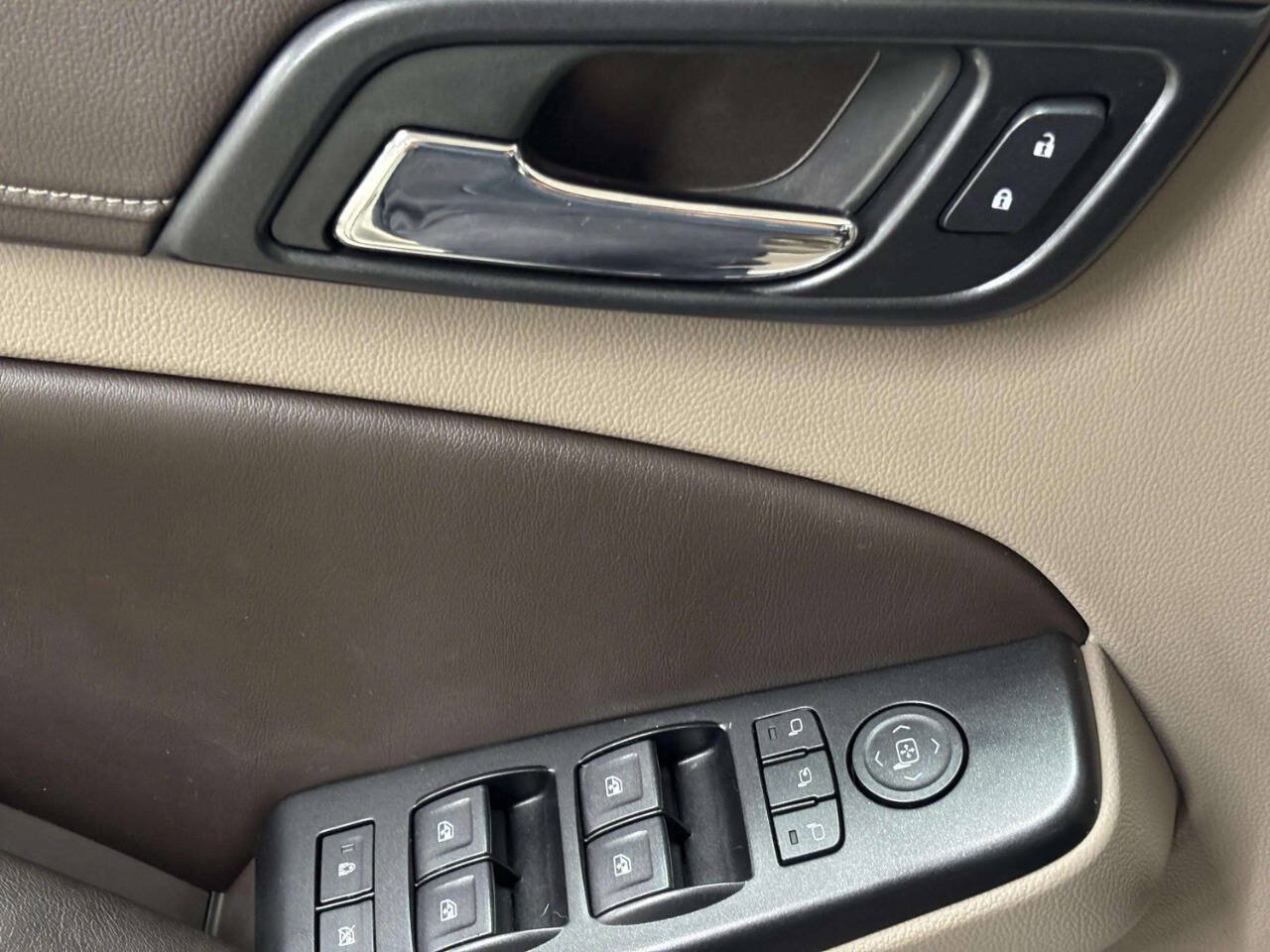Used 2015 Chevrolet Suburban LTZ AWD/4WD image 36