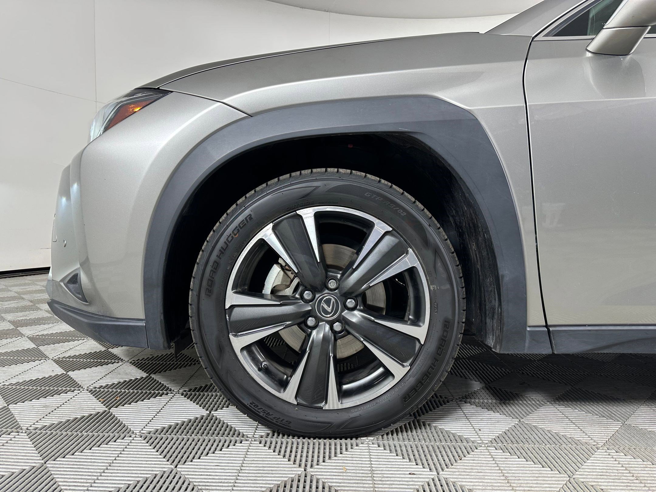 Used 2020 Lexus UX 250h w/ Premium Package image 11