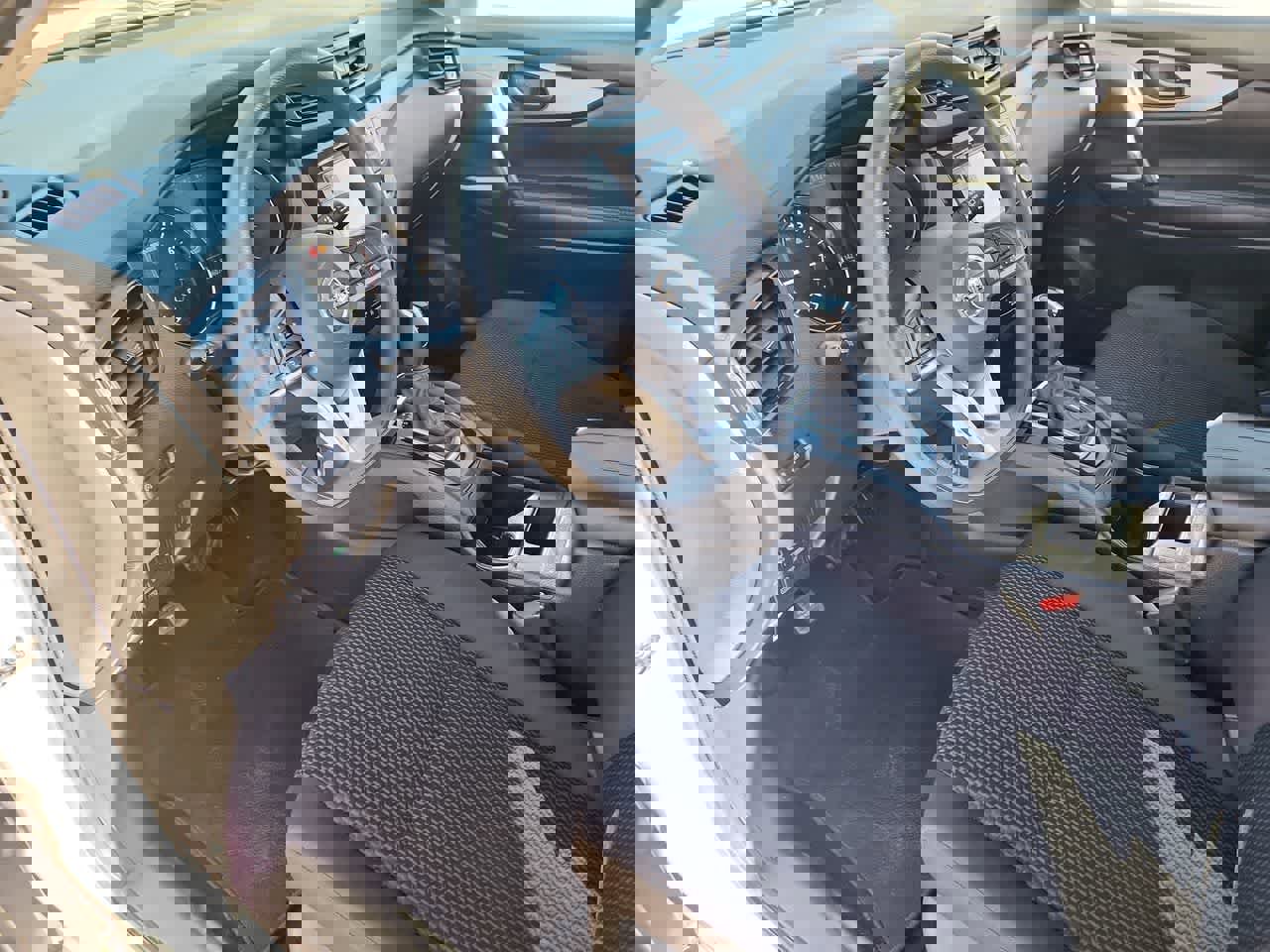 Used 2020 Nissan Rogue Sport S image 10