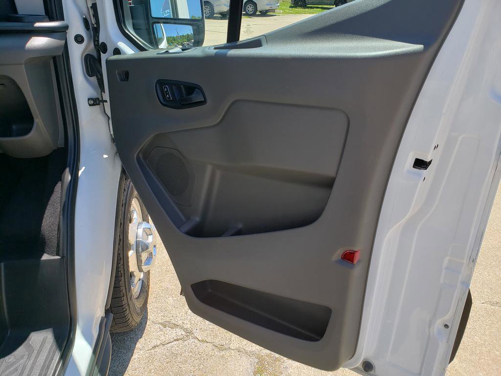 Used 2022 Ford Transit 250 Low Roof AWD image 19