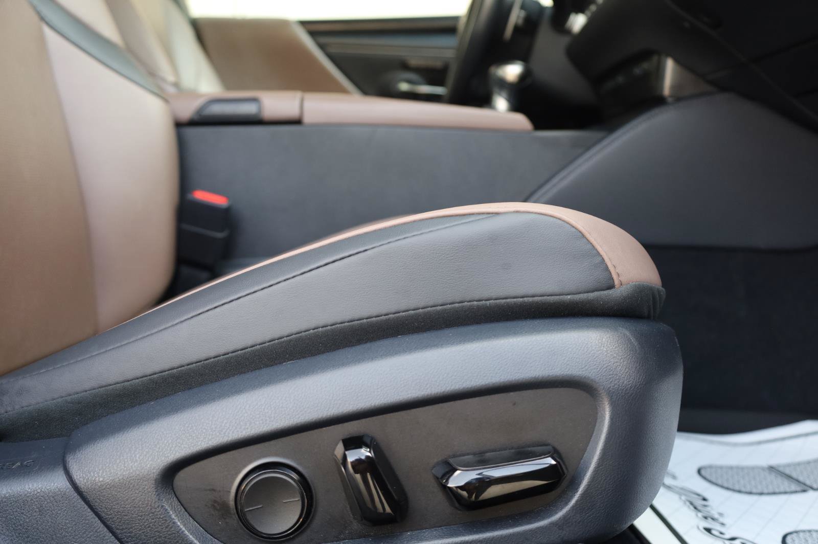 Used 2023 Lexus ES 350 w/ Premium Package FWD image 32