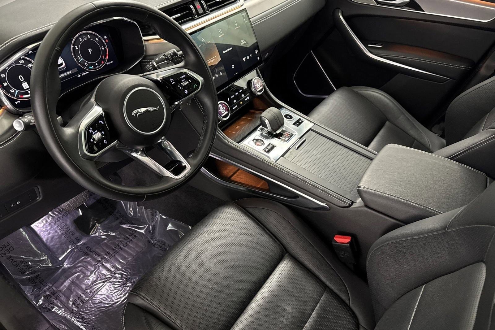 Used 2024 Jaguar F-PACE R-Dynamic S image 4