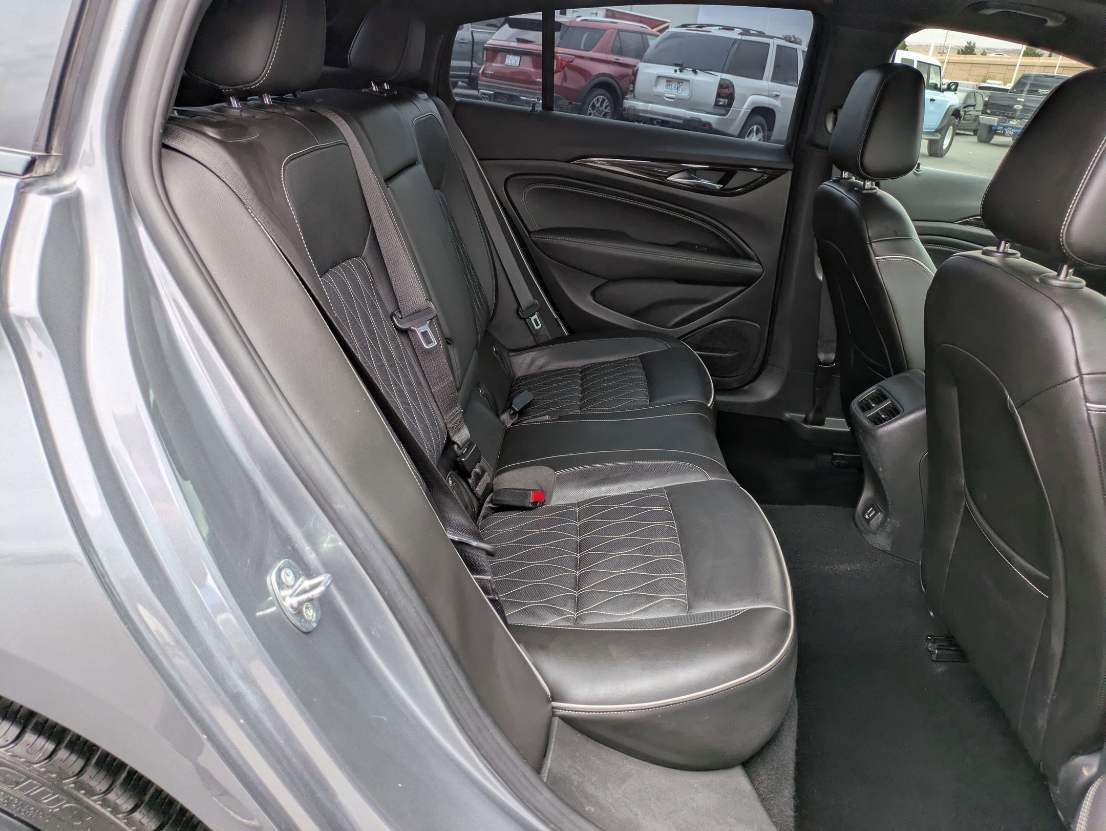 Used 2020 Buick Regal Avenir w/ Driver Confidence Package II image 31