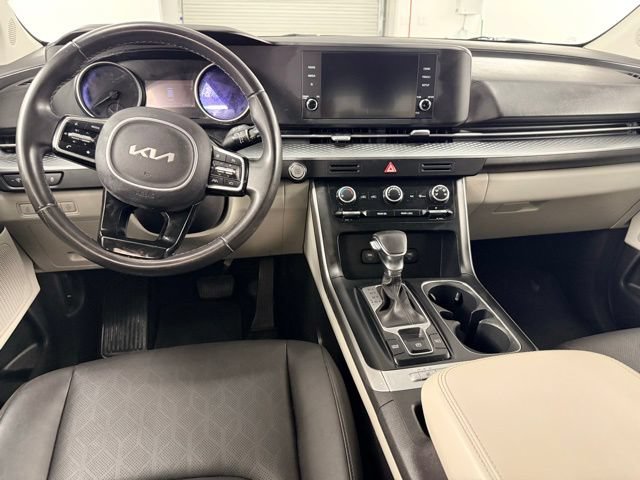 Used 2023 Kia Carnival LX FWD image 17