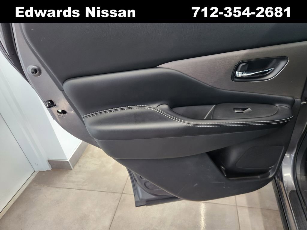 Used 2023 Nissan Murano S image 14