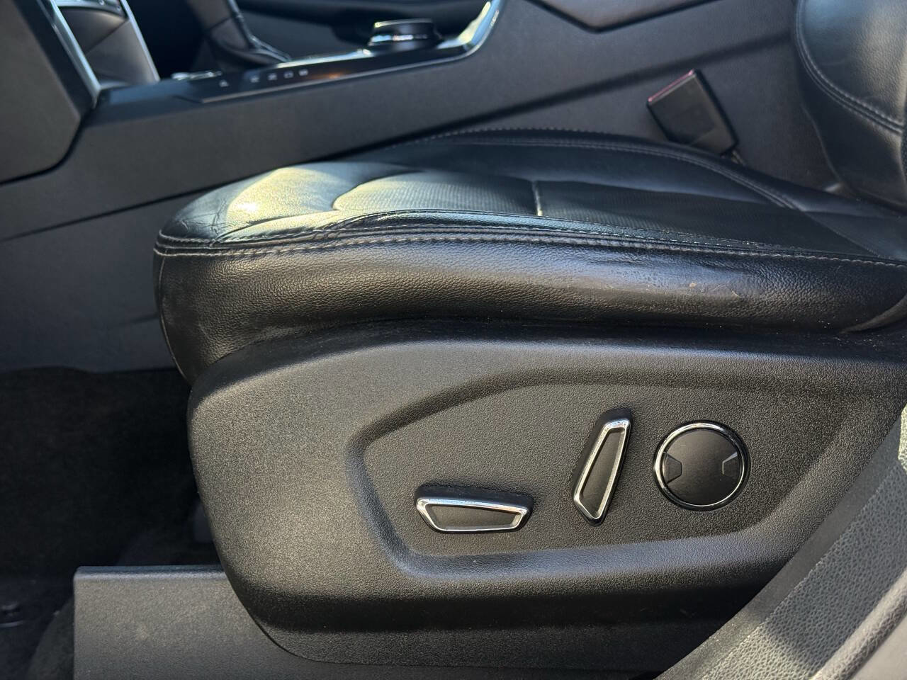 Used 2017 Ford Explorer Limited image 11