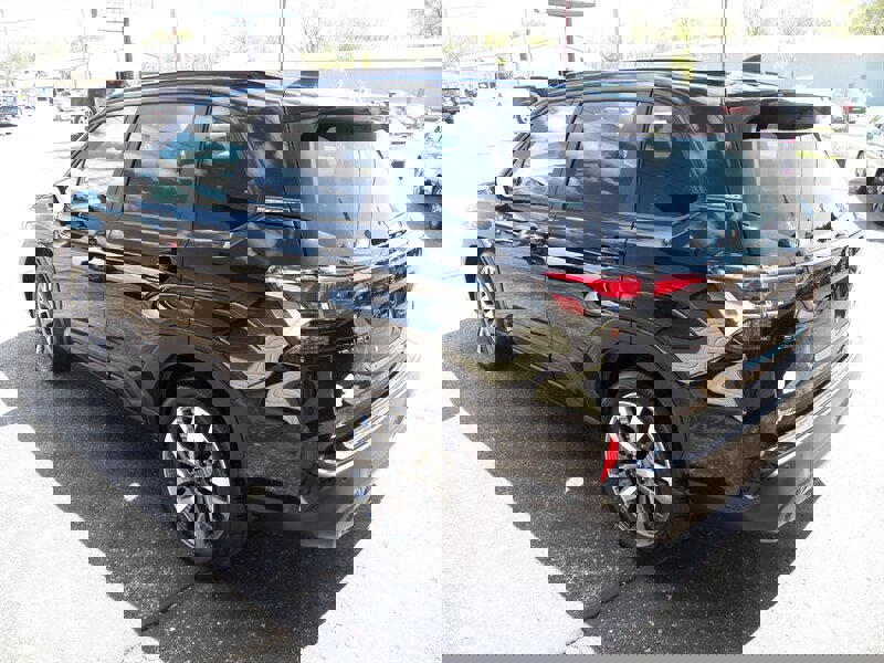 Used 2025 Subaru Forester Touring w/ Popular Package - Touring AWD/4WD image 4