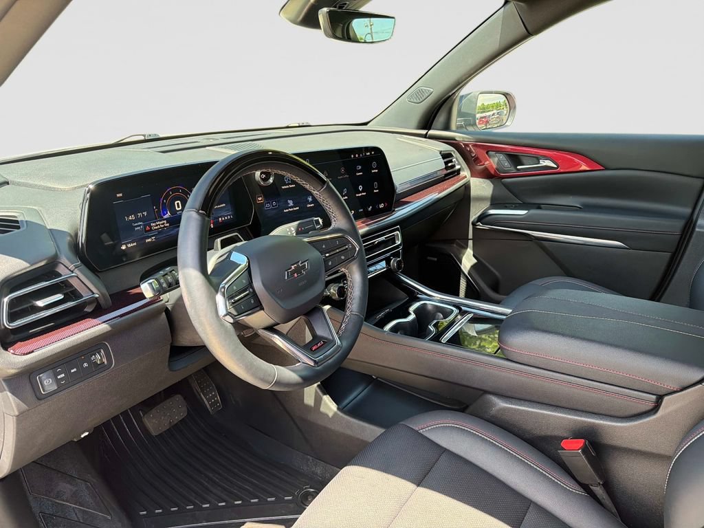 Used 2025 Chevrolet Traverse Z71 w/ Enhanced Driving Package AWD/4WD image 23