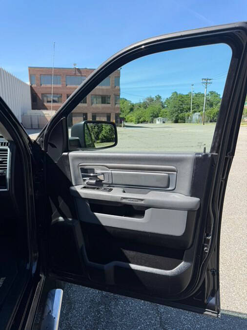 Used 2017 RAM 2500 SLT AWD/4WD image 30