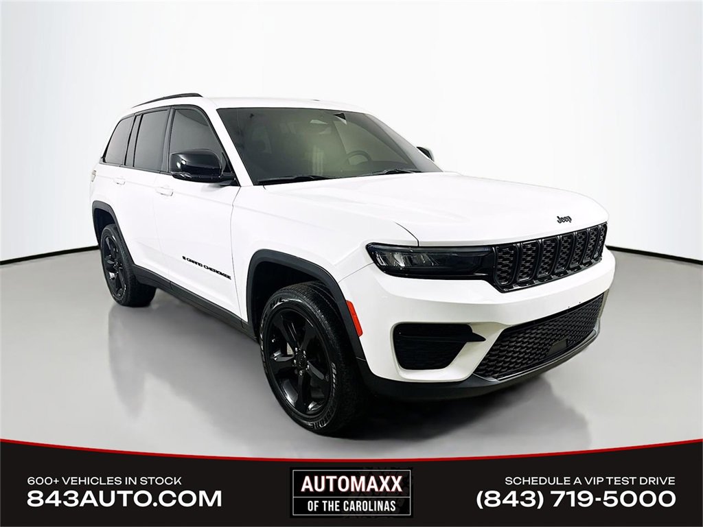 Used 2023 Jeep Grand Cherokee Altitude image 1