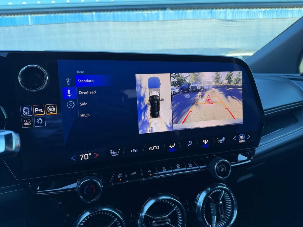 Used 2024 Chevrolet Blazer EV LT AWD/4WD image 17