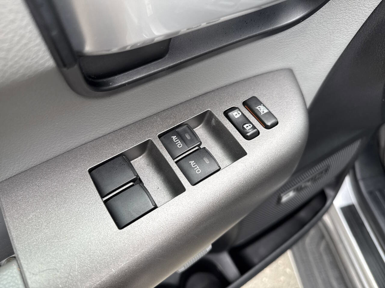 Used 2013 Toyota Sequoia Limited image 40