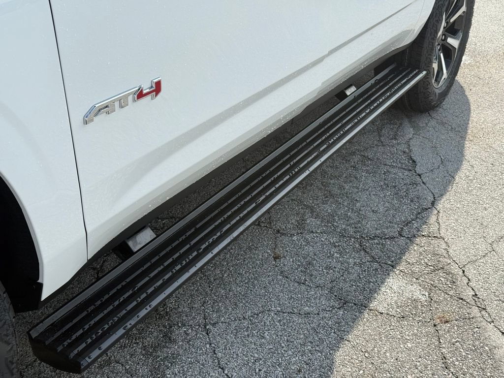 New 2026 GMC Yukon XL AT4 w/ AT4 Premium Plus Package AWD/4WD image 9