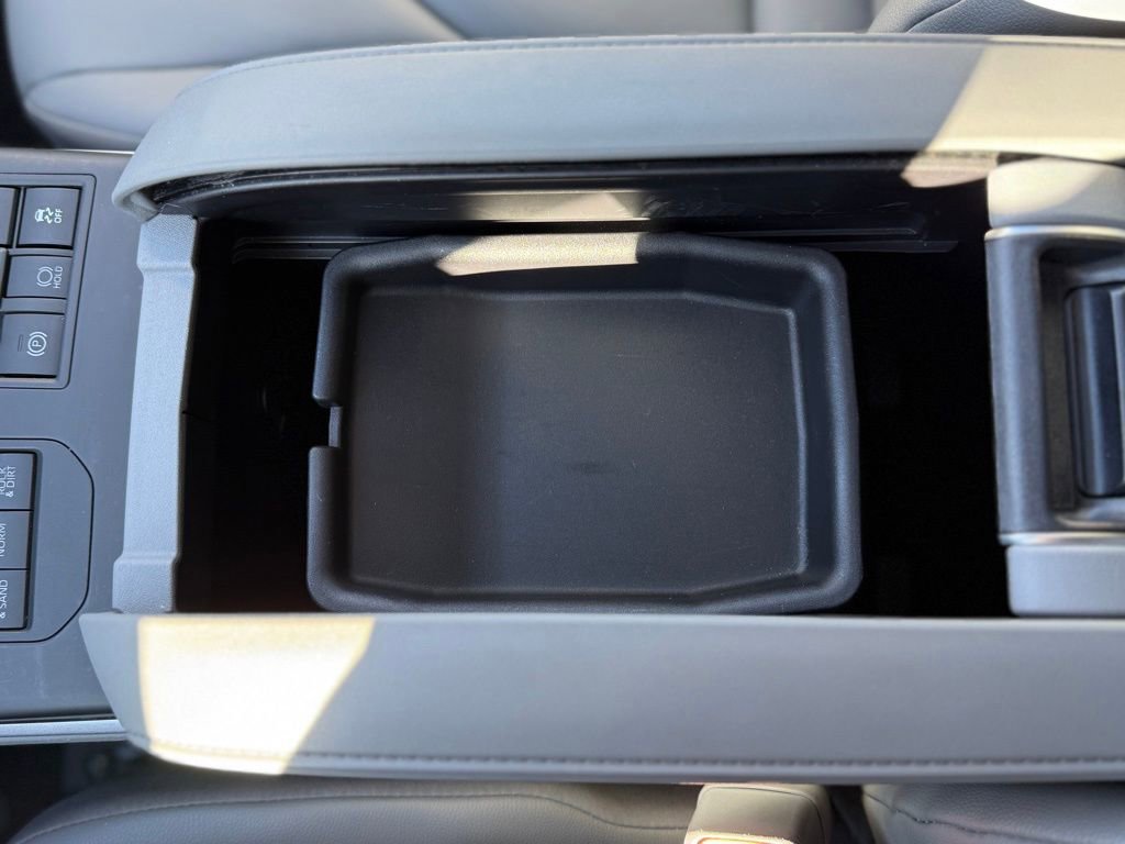 Certified 2025 Toyota Highlander XLE image 29