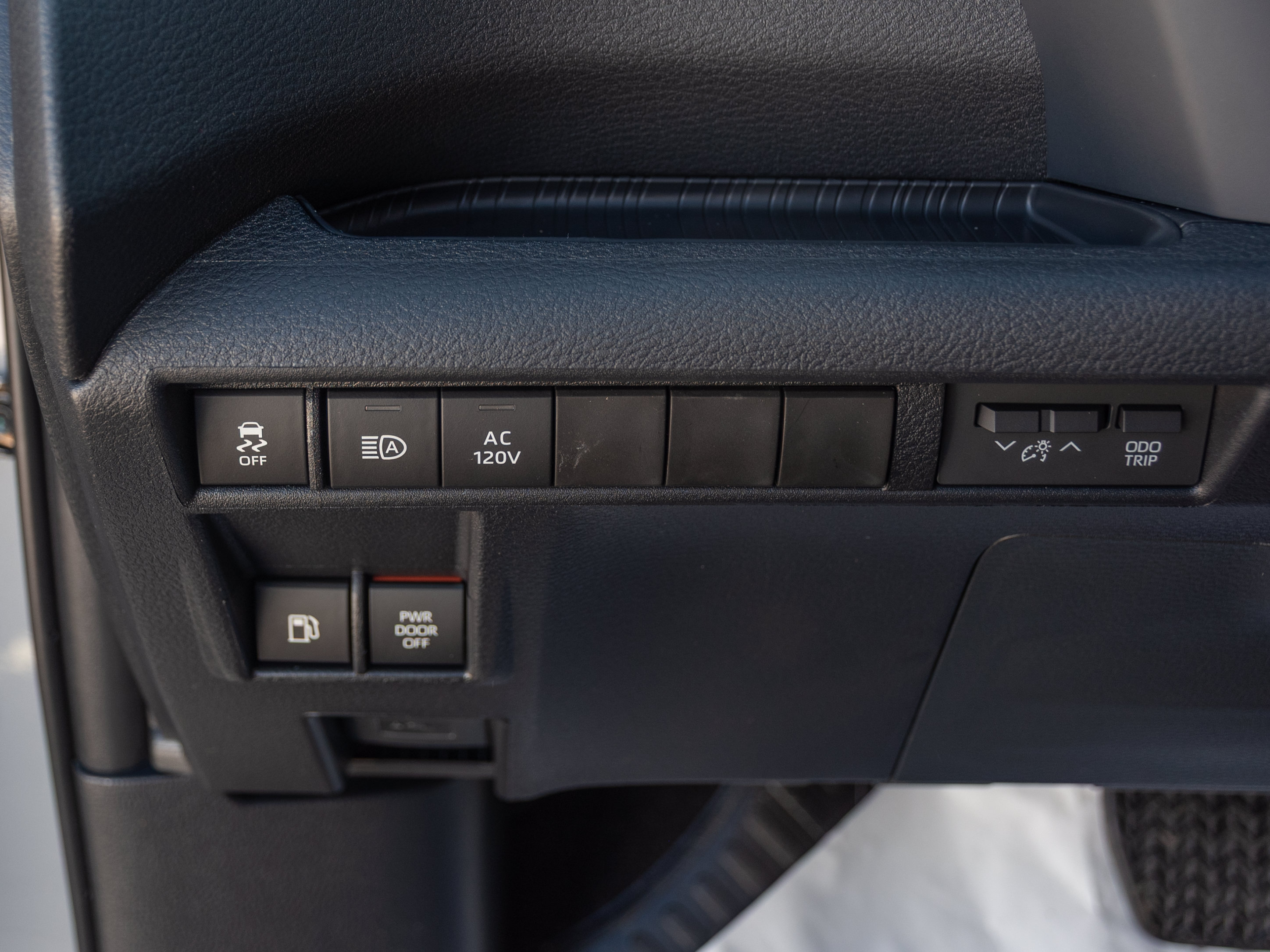 New 2026 Toyota Sienna XLE Woodland Edition AWD/4WD image 12