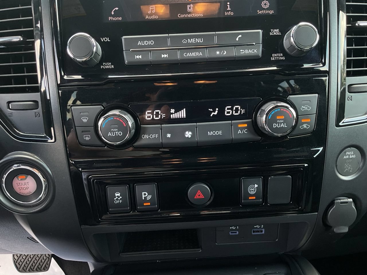 Used 2024 Nissan Titan SV w/ SV Bronze Edition Package RWD image 30