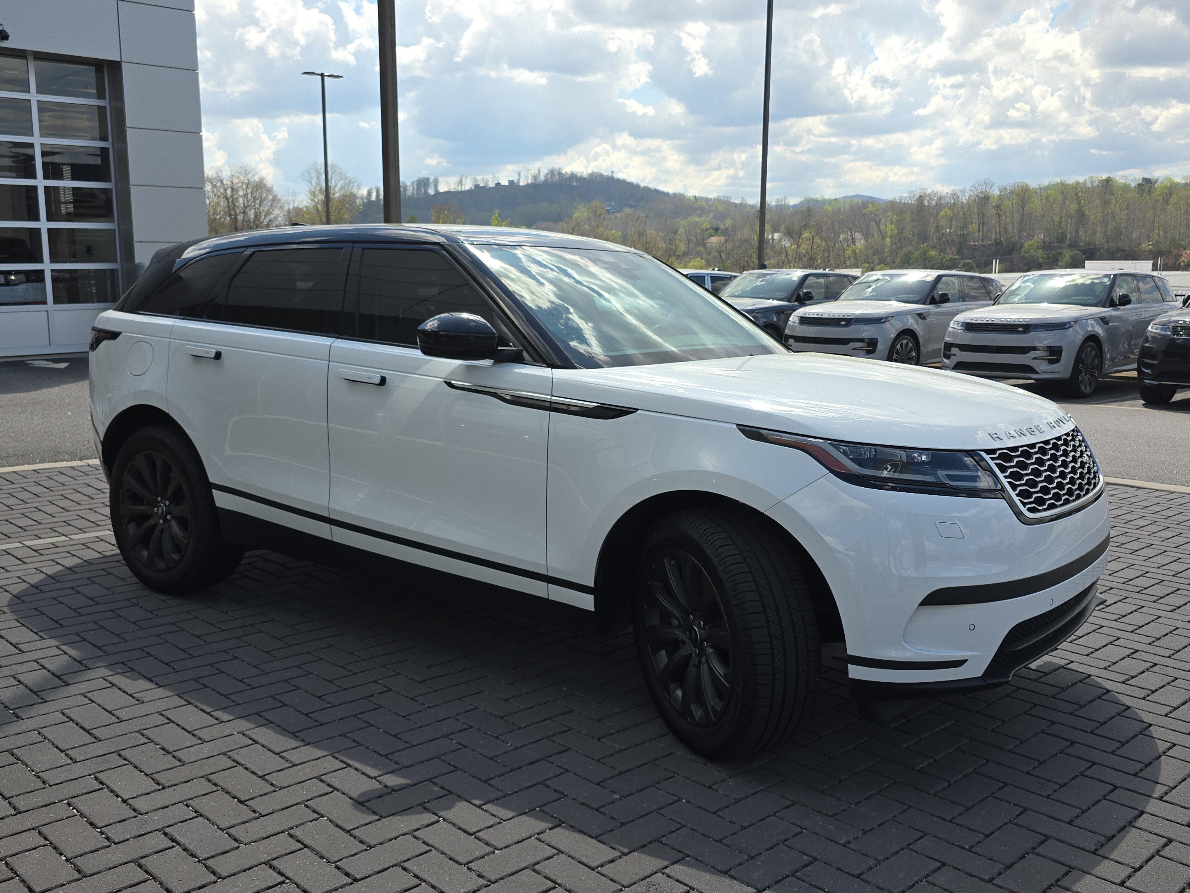 Used 2022 Land Rover Range Rover Velar S image 3