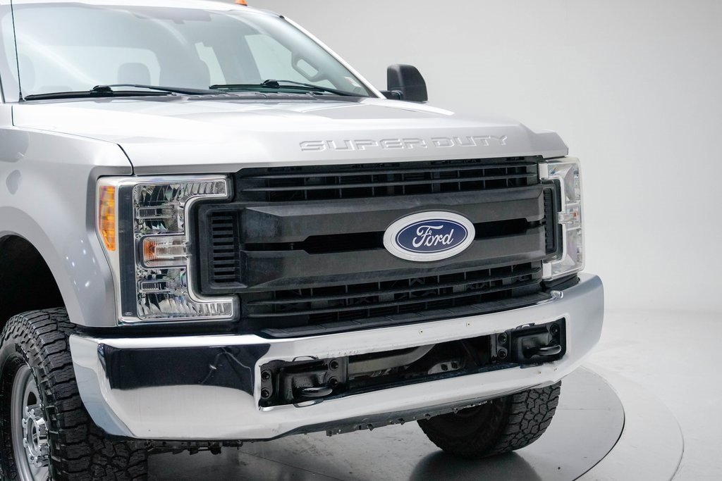 Used 2017 Ford F350 XL image 4
