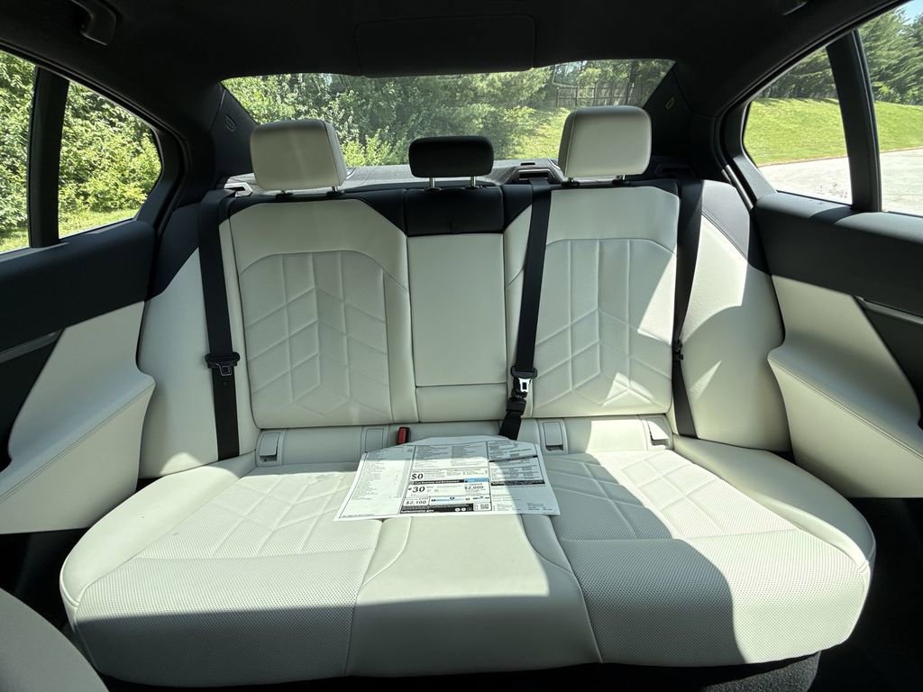 Used 2026 BMW 530i xDrive w/ Premium Package image 26