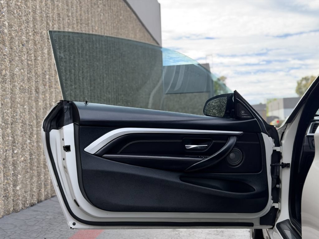 Used 2017 BMW M4 Coupe RWD image 8