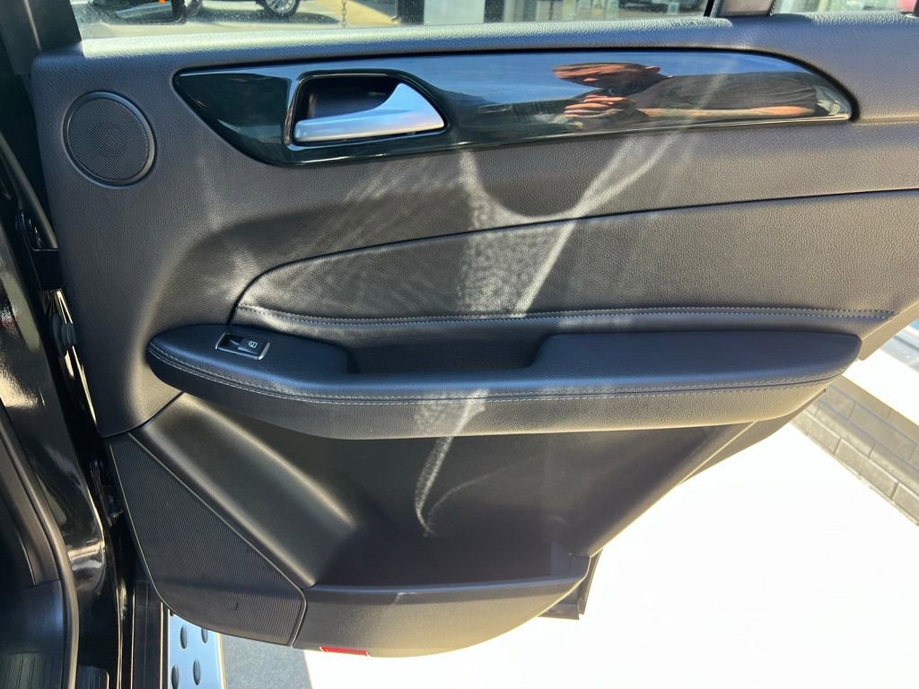 Used 2019 Mercedes-Benz GLE 400 4MATIC image 26