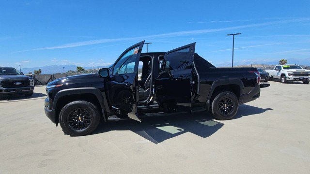 Used 2025 Chevrolet Silverado EV LT w/ LT Premium Package AWD/4WD image 5