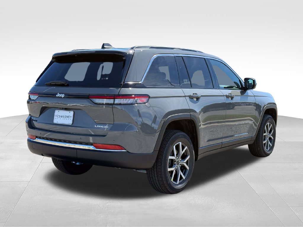 New 2027 Jeep Grand Cherokee Laredo RWD image 27