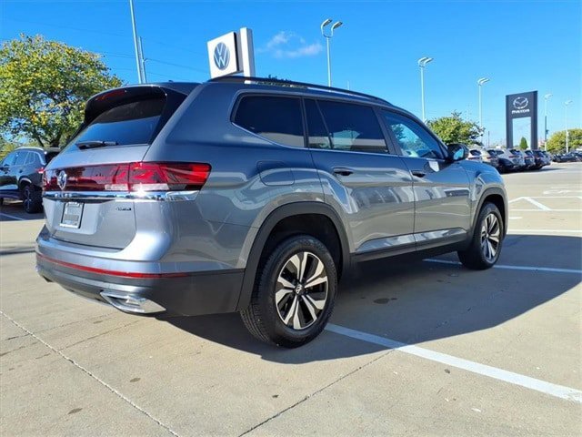 Certified 2025 Volkswagen Atlas SE image 5